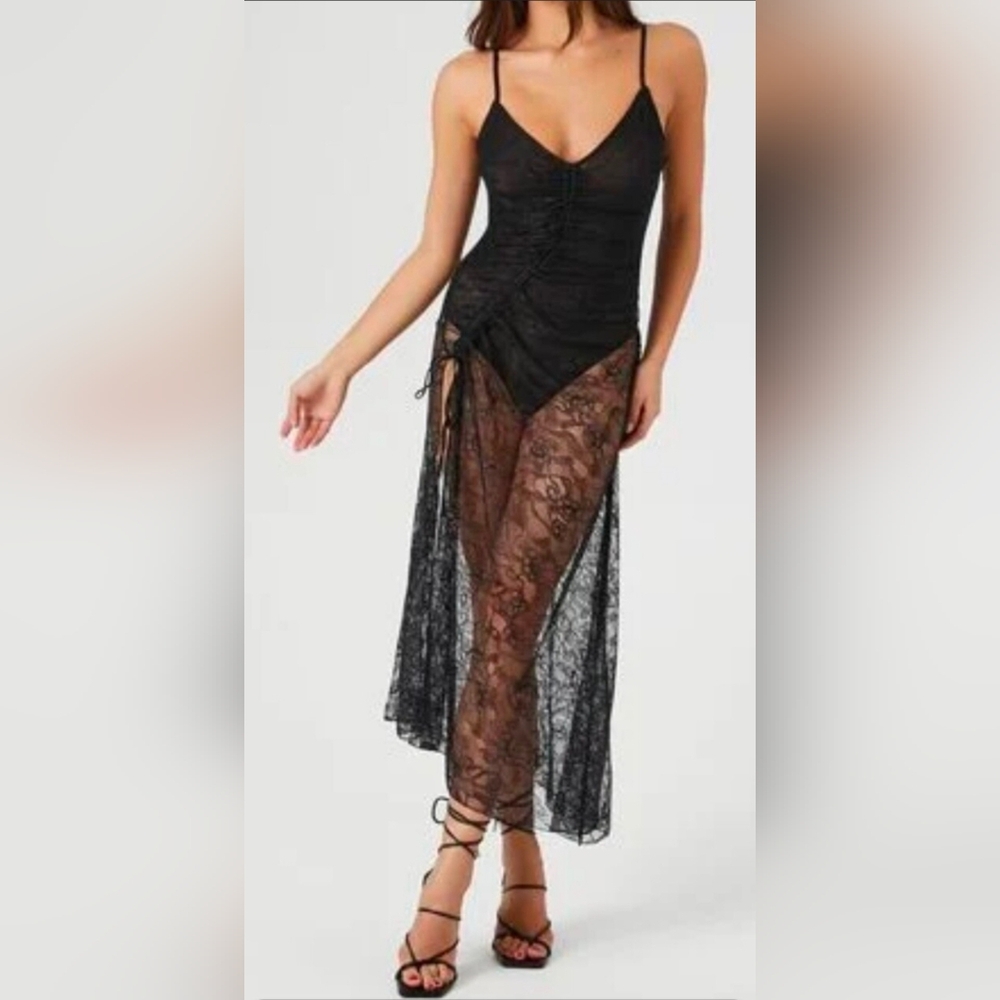 FOREVER 21 woman black lace dress small size  NWT